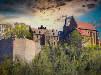 Mansfeld - Burgberg/Schloss Mansfeld - Blick von Mansfeld auf den Burgberg mit Schloss Mansfeld